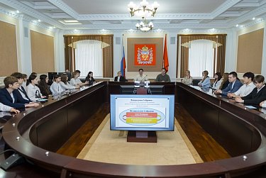 Парламентский урок с депутатом и сенатором